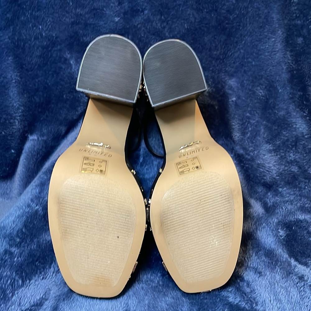 Aldo x Wicked platform heels - Picture 3 of 4